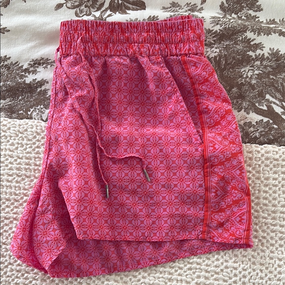 Joie Medium silk Red and Pink Patterned Shorts